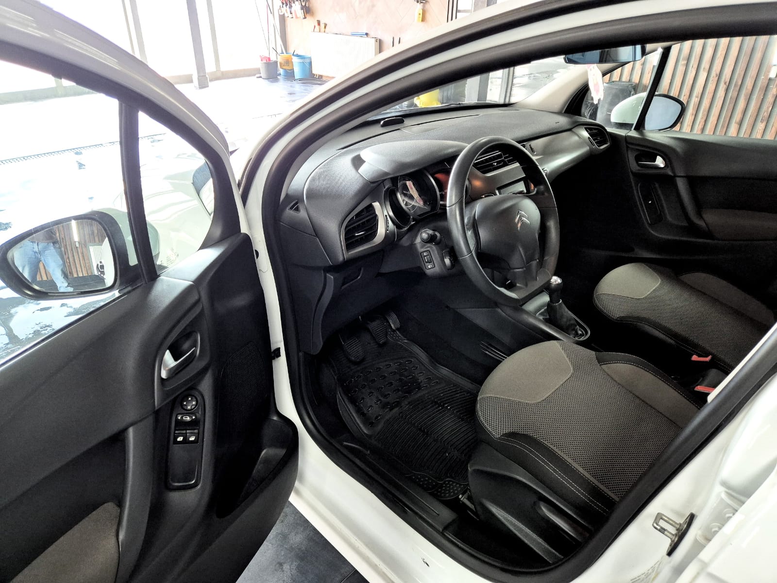 
								CITROEN C3 jest pełny									