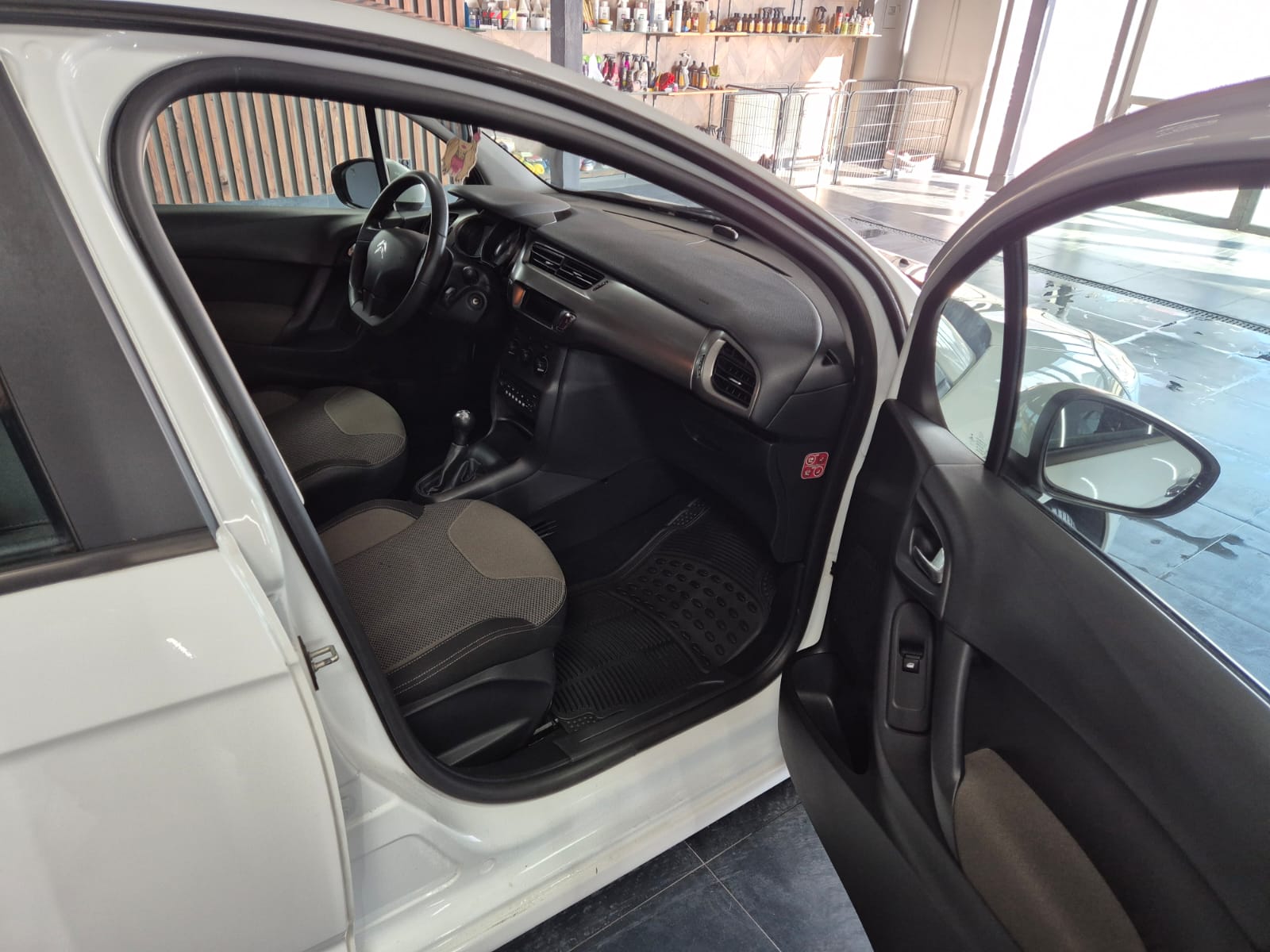 
								CITROEN C3 jest pełny									