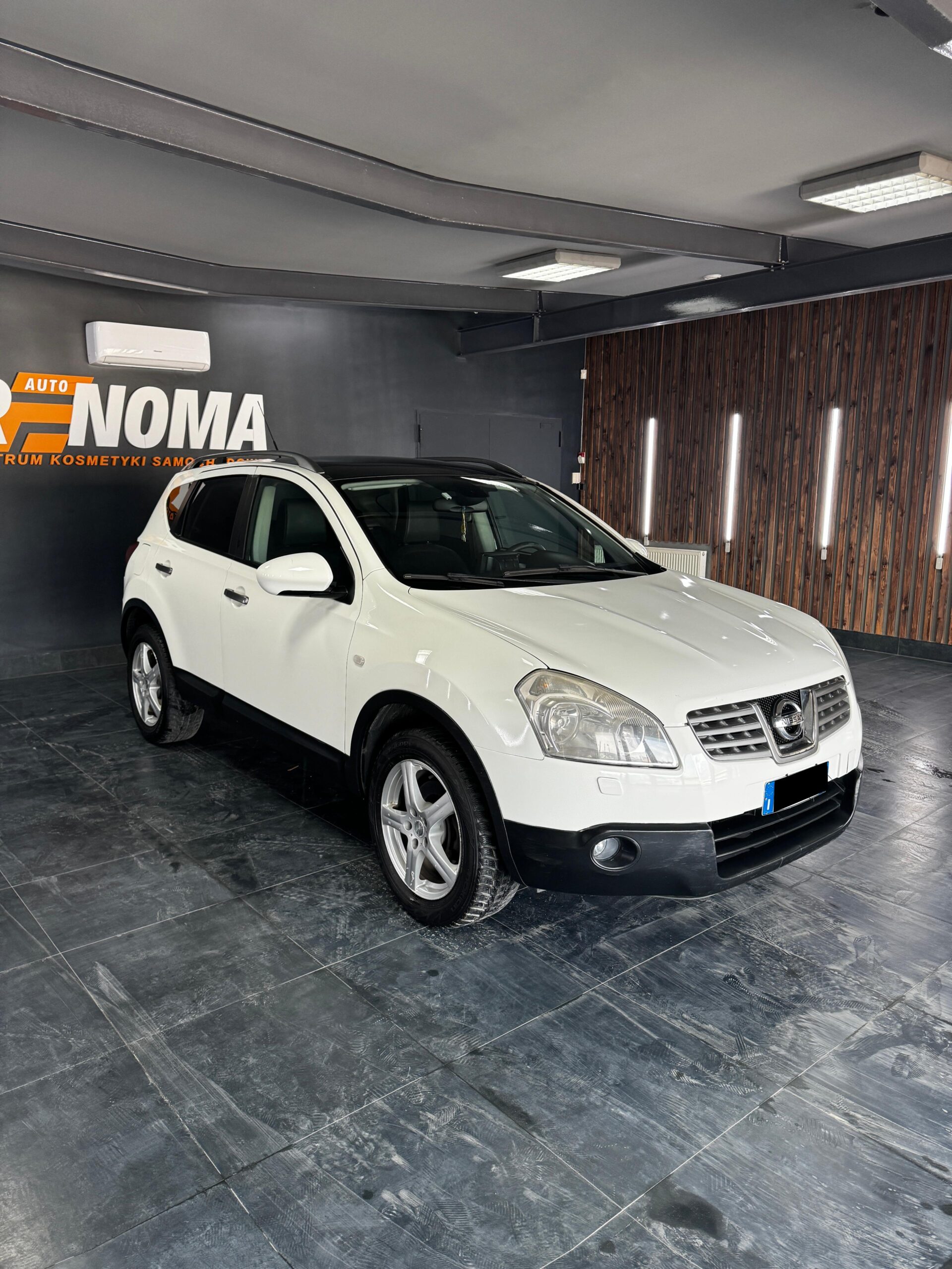 
								nissan qashqai jest pełny									