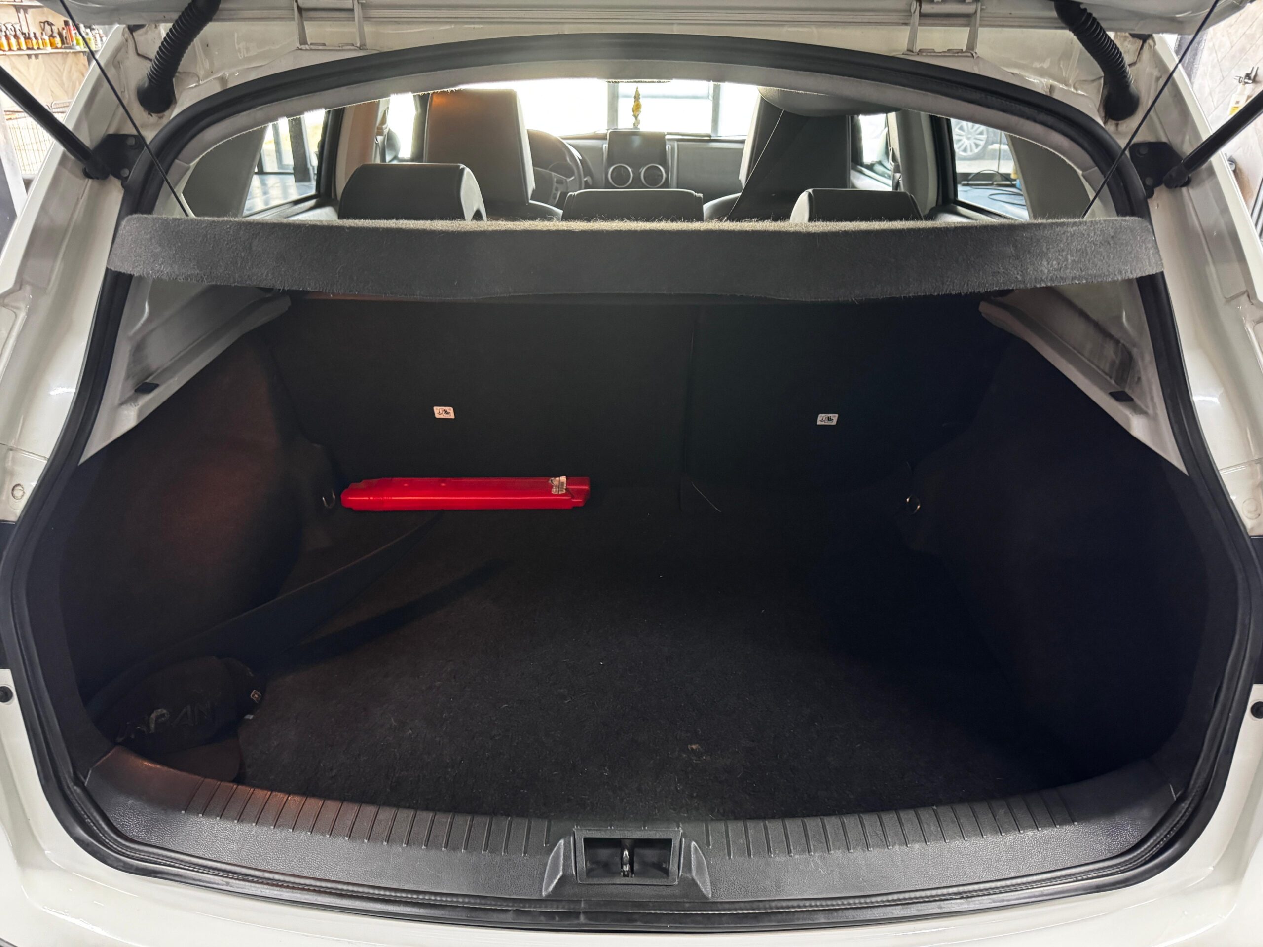 
								nissan qashqai jest pełny									