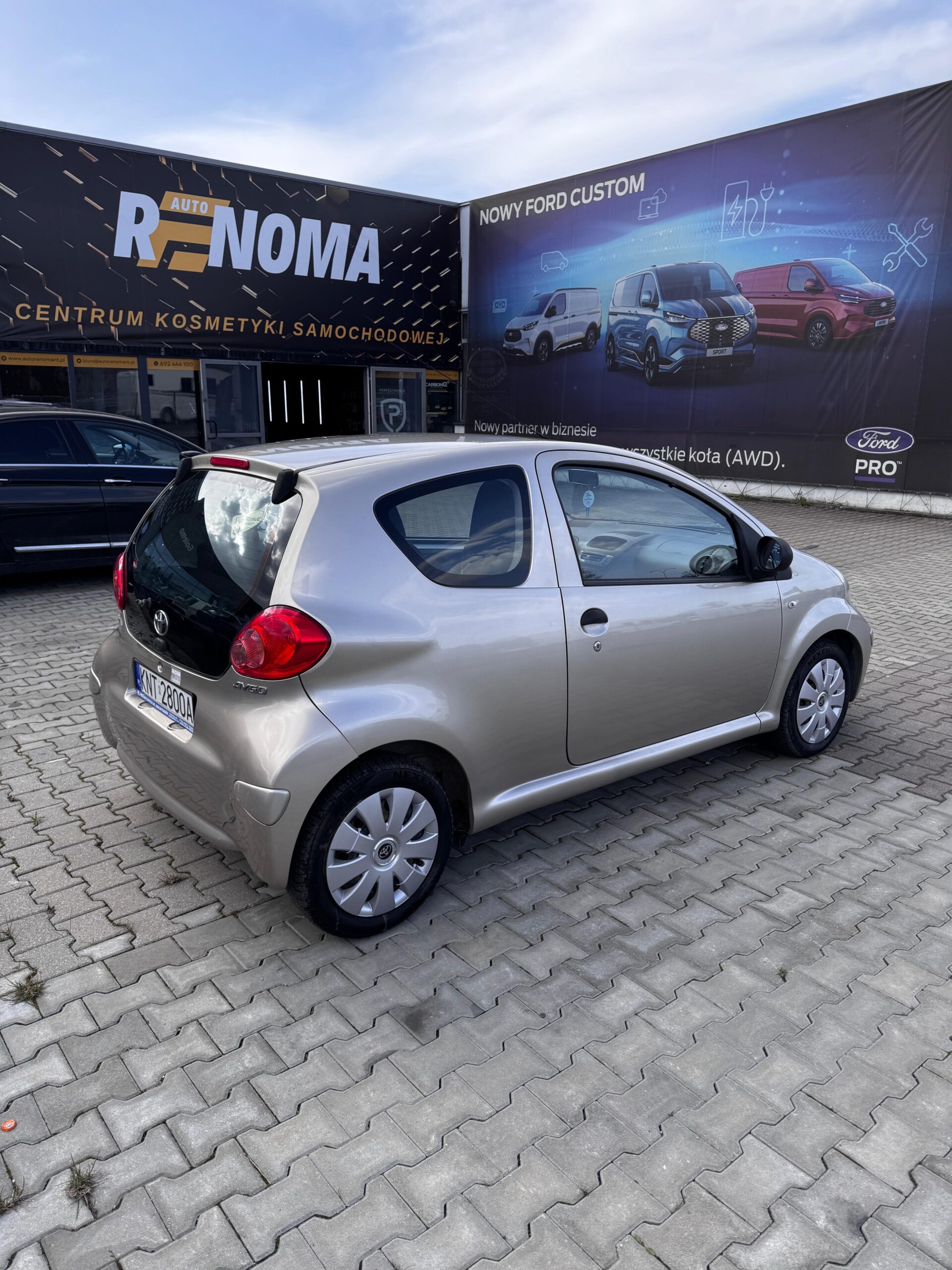 
								toyota aygo jest pełny									