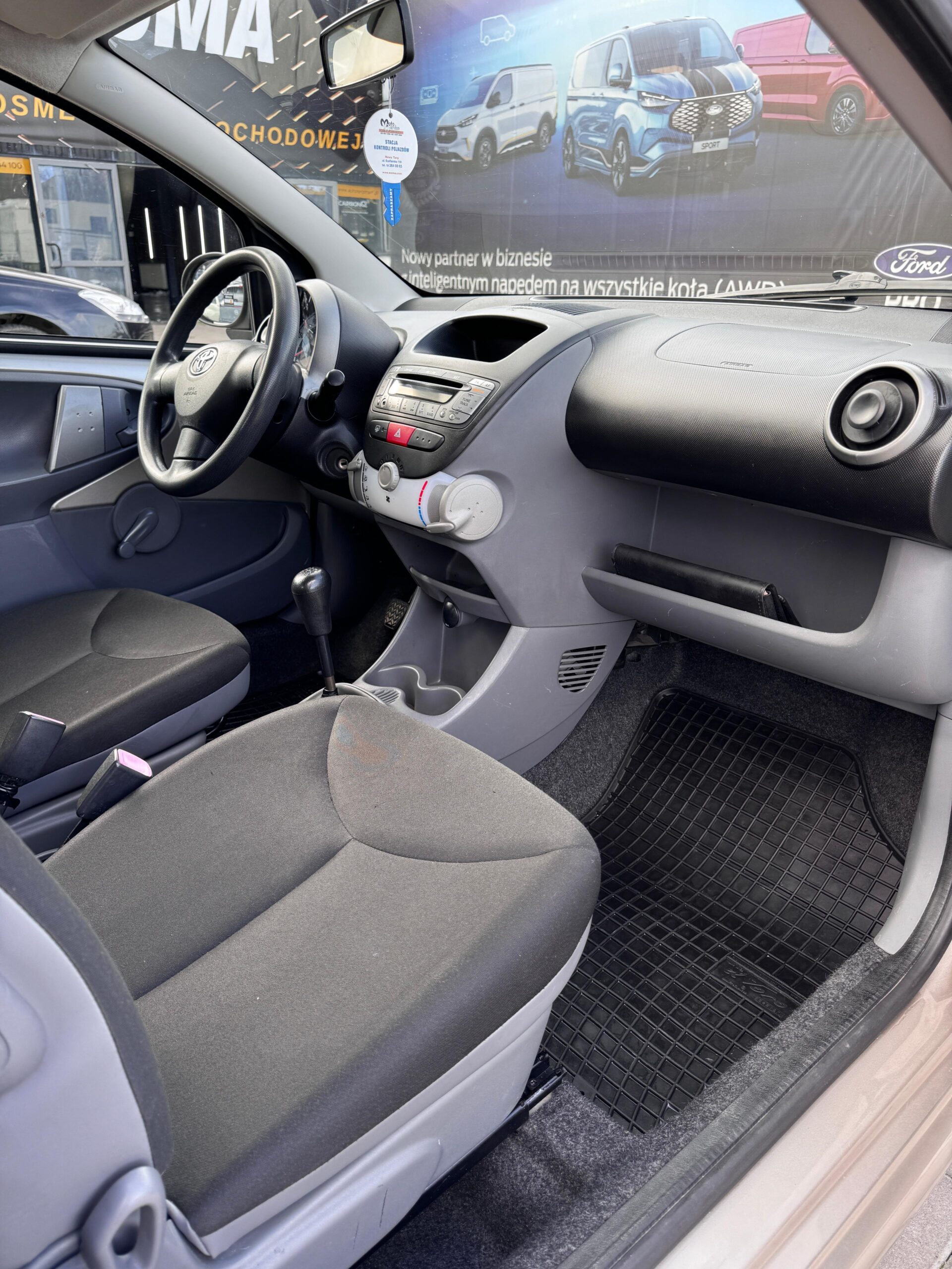 
								toyota aygo jest pełny									