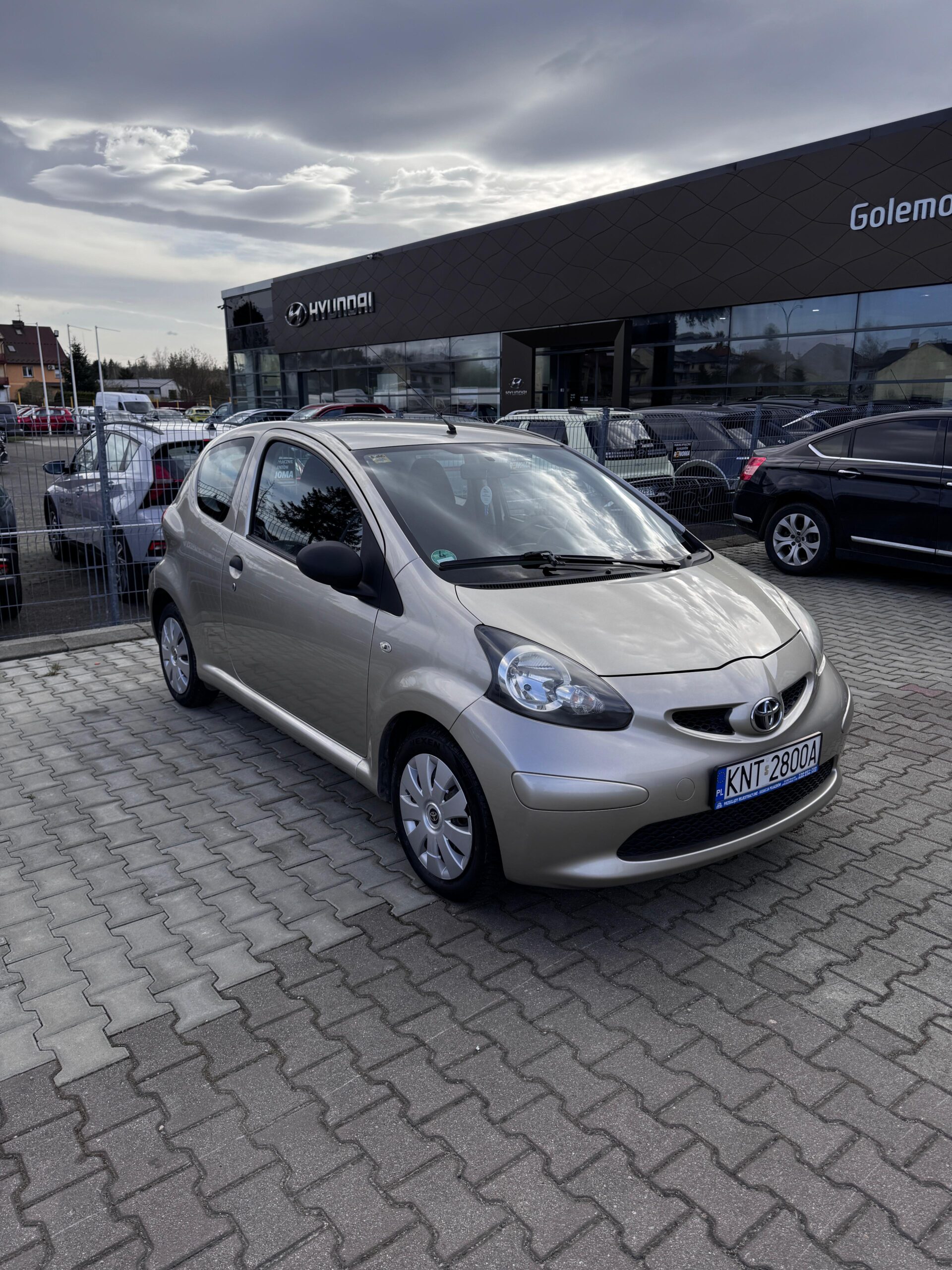 
								toyota aygo jest pełny									